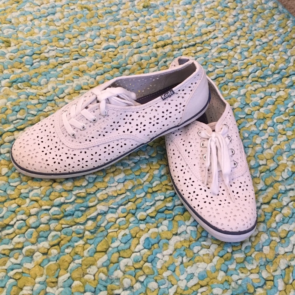 Keds Size 7 White Floral Cutout Pattern